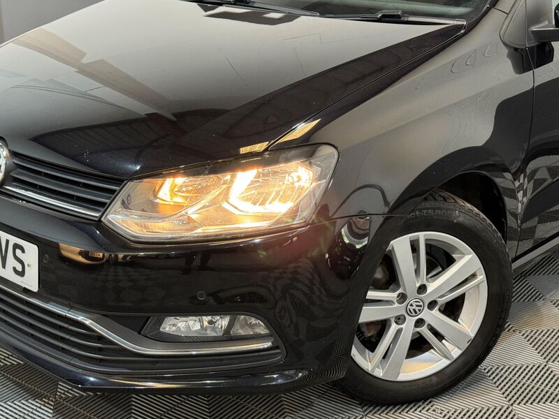 VOLKSWAGEN POLO