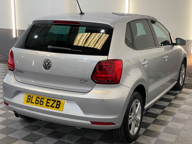 VOLKSWAGEN POLO