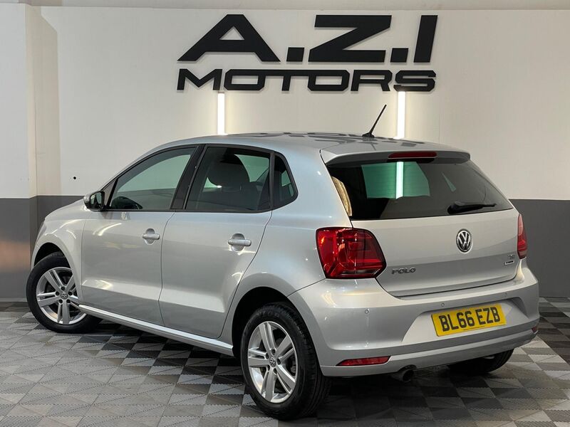 VOLKSWAGEN POLO