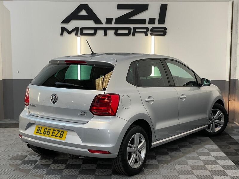 VOLKSWAGEN POLO