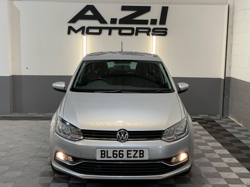 VOLKSWAGEN POLO