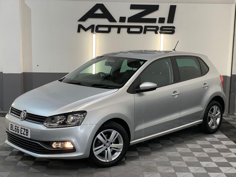 VOLKSWAGEN POLO