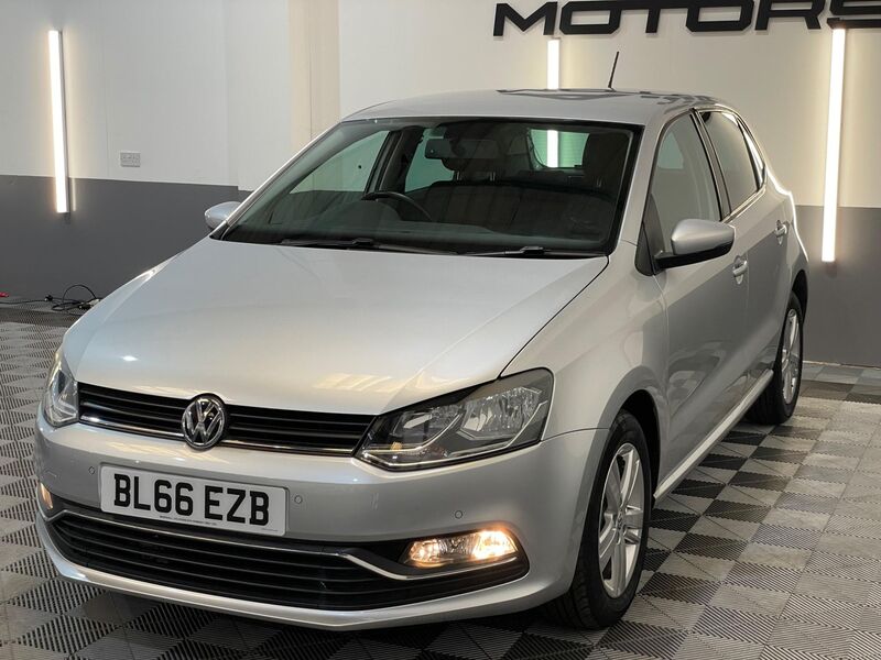 VOLKSWAGEN POLO