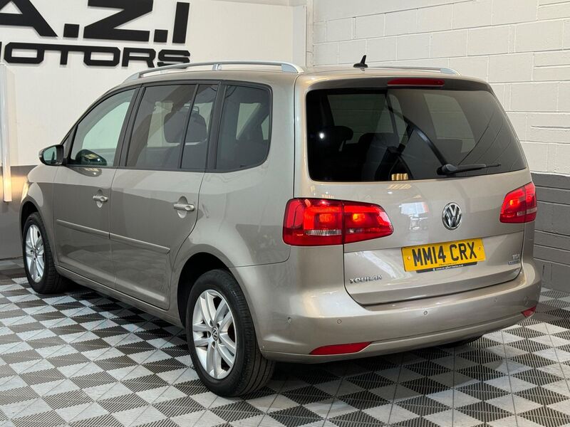 VOLKSWAGEN TOURAN