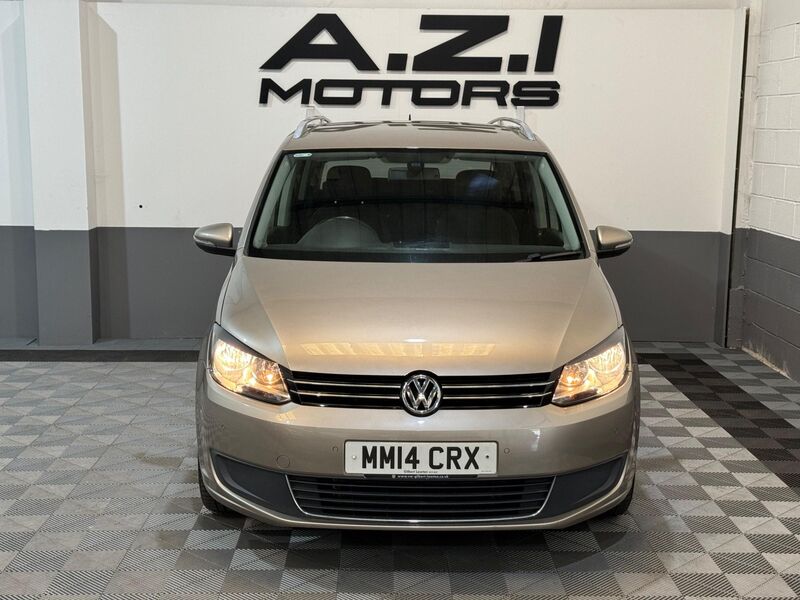 VOLKSWAGEN TOURAN