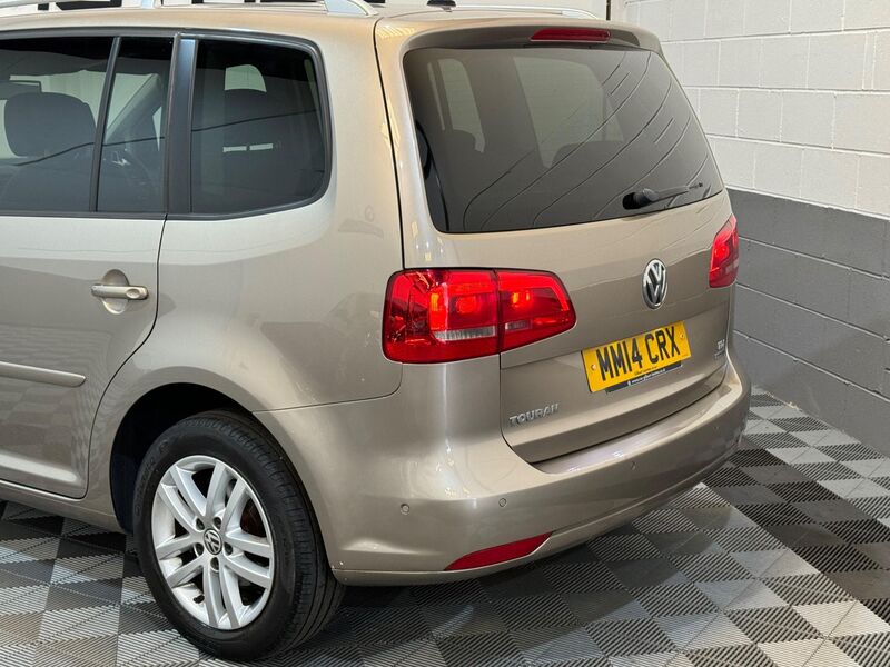 VOLKSWAGEN TOURAN