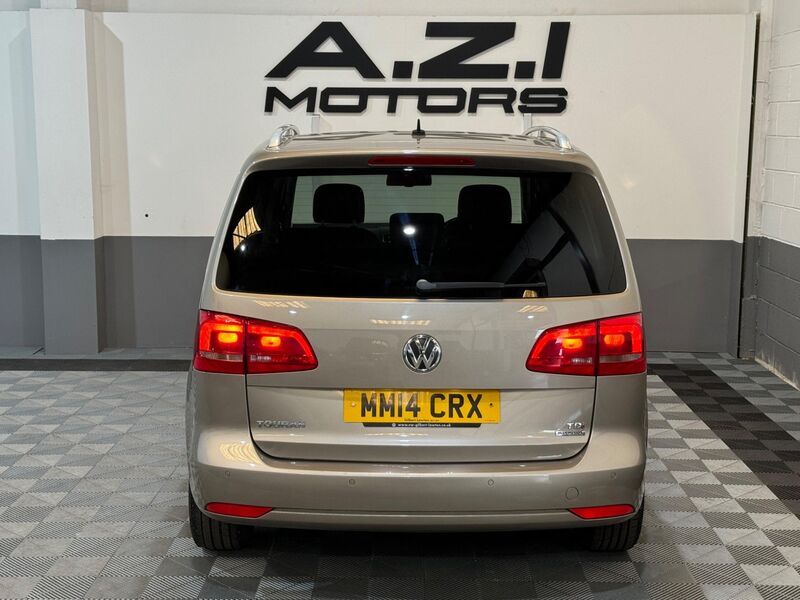 VOLKSWAGEN TOURAN