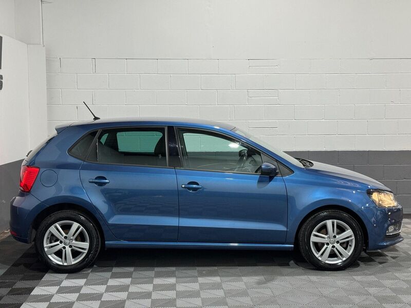 VOLKSWAGEN POLO