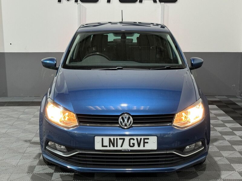 VOLKSWAGEN POLO