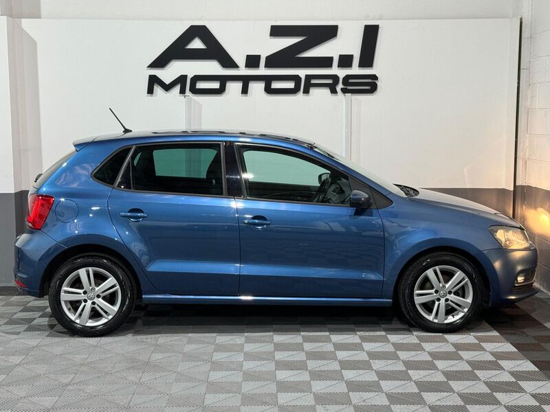 VOLKSWAGEN POLO