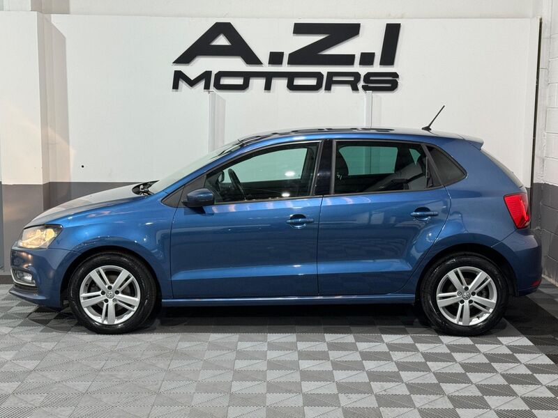 VOLKSWAGEN POLO