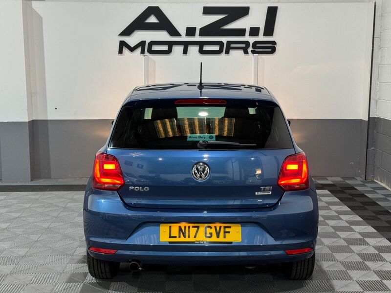 VOLKSWAGEN POLO