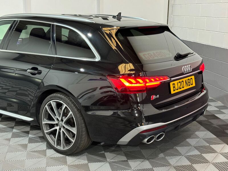 AUDI S4