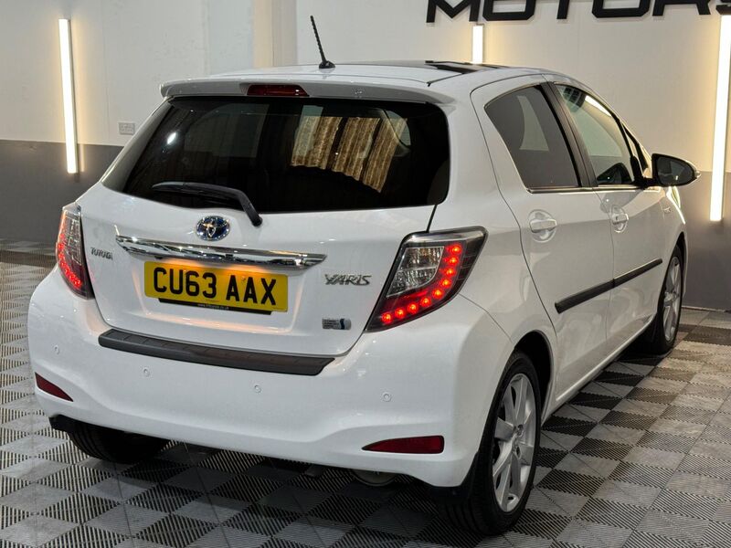 TOYOTA YARIS