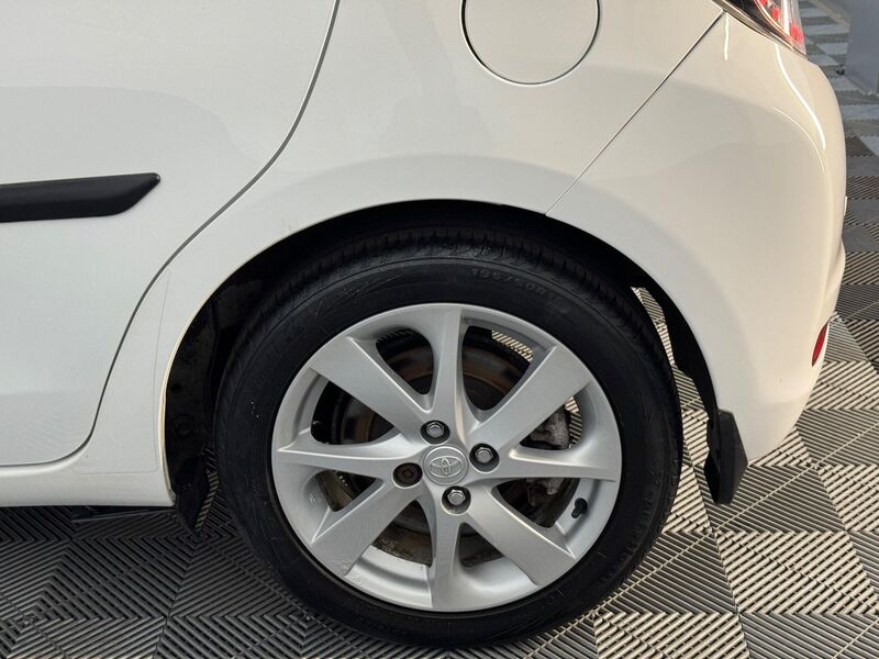 TOYOTA YARIS