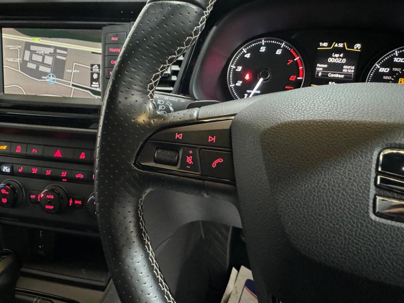SEAT LEON