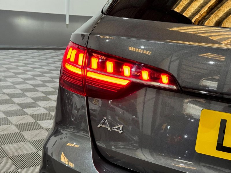 AUDI A4 AVANT