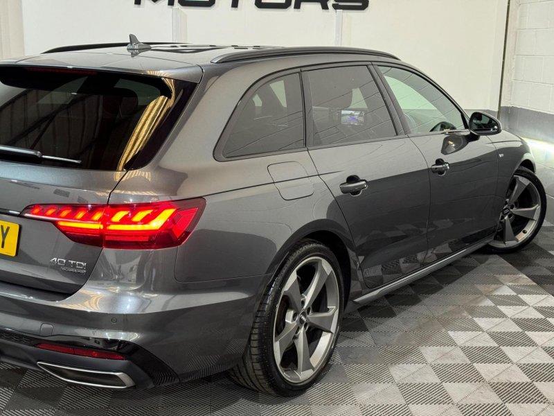 AUDI A4 AVANT