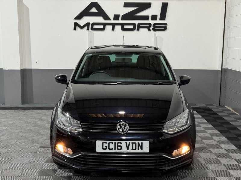 VOLKSWAGEN POLO