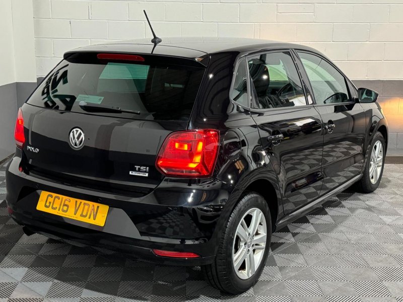 VOLKSWAGEN POLO