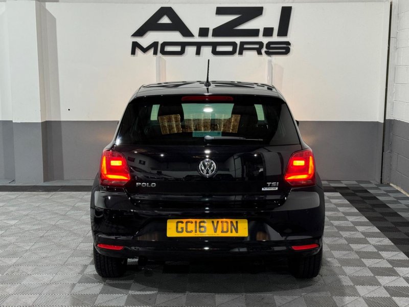 VOLKSWAGEN POLO