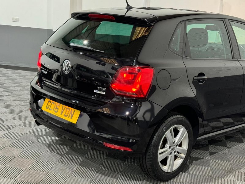VOLKSWAGEN POLO