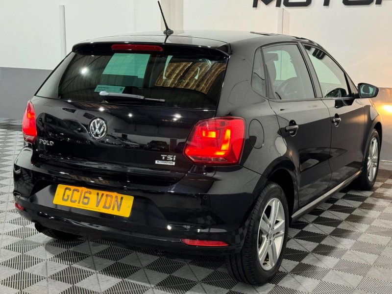 VOLKSWAGEN POLO
