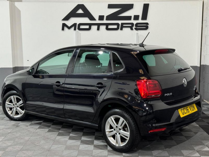VOLKSWAGEN POLO
