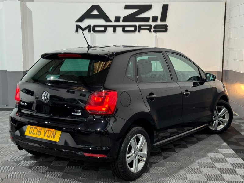 VOLKSWAGEN POLO
