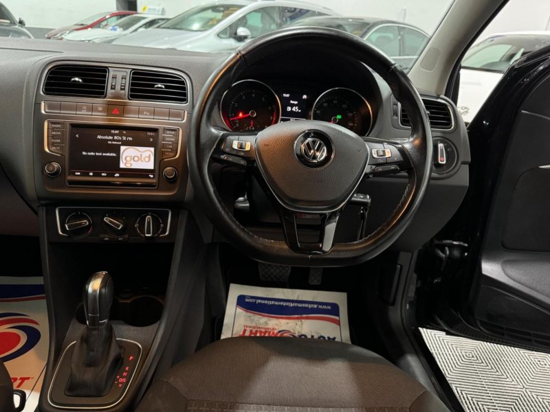 VOLKSWAGEN POLO