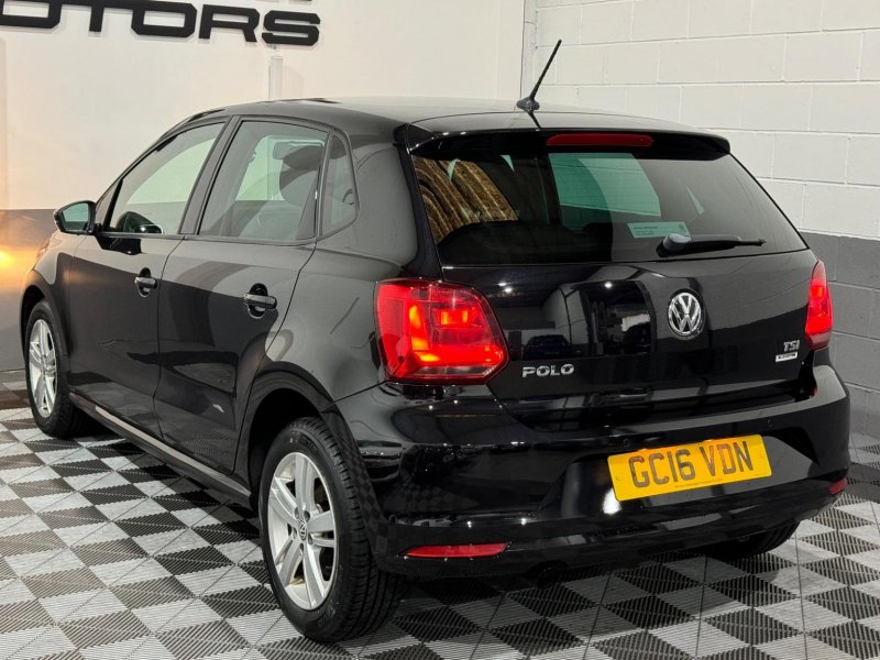 VOLKSWAGEN POLO