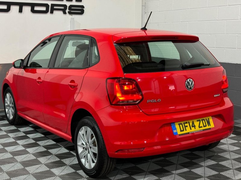 VOLKSWAGEN POLO