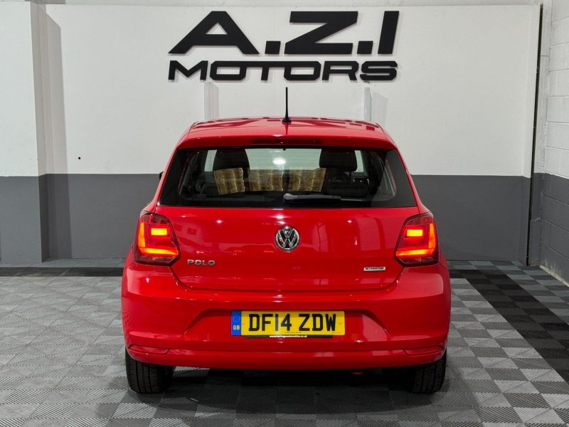VOLKSWAGEN POLO