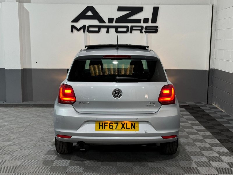 VOLKSWAGEN POLO