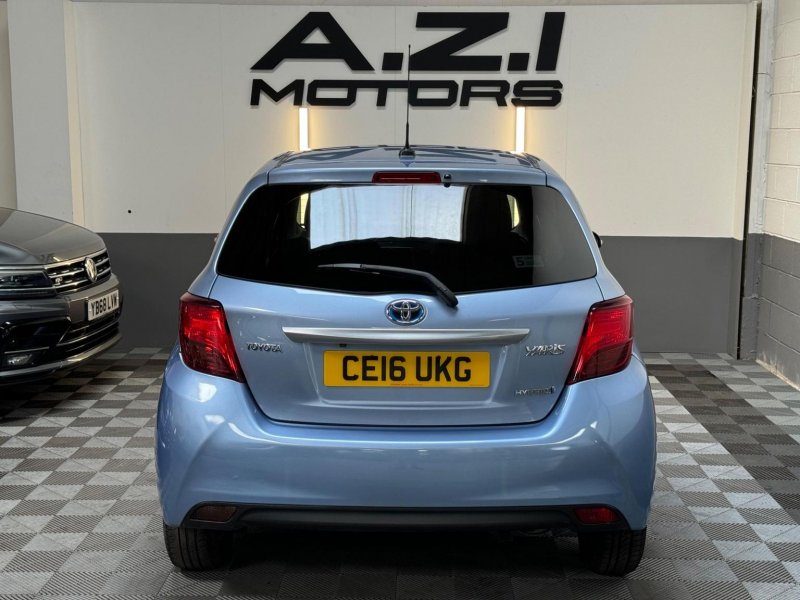 TOYOTA YARIS