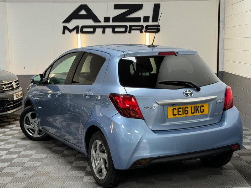 TOYOTA YARIS