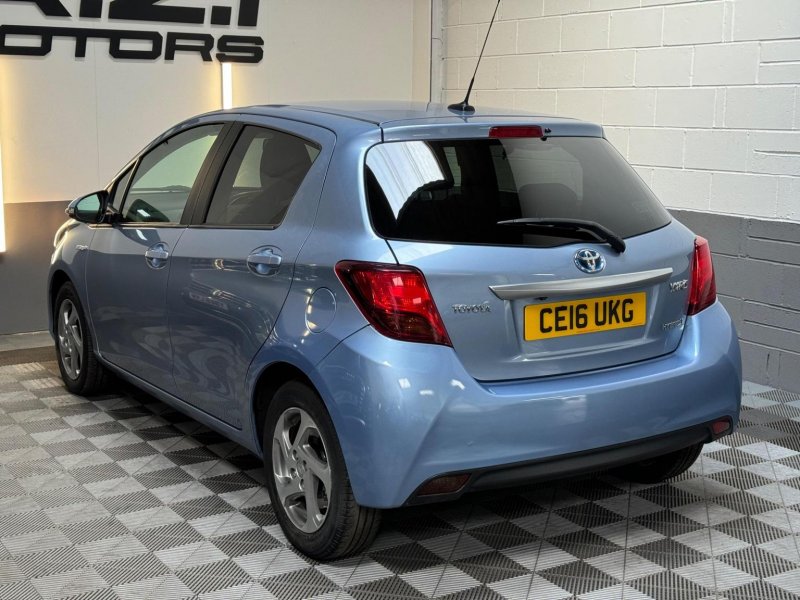 TOYOTA YARIS